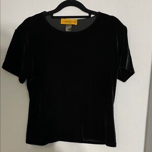 Classiques Entier Black Velvet Short Sleeve Top